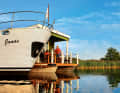 Houseboat vs. steel yacht: a comparison of two trends