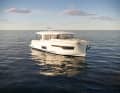 Der Rumpf bleibt derselbe wie bei der Flybridge-Version.