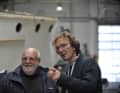 Da kommen Technik-Liebhaber wie Carsten Klink (rechts) und BOOTE-Redakteur Erich Bogadtke ins Schwärmen.