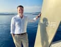 Visionär: Tyde-Geschäftsführer Christoph Ballin am Heck des E-Foilers „The Icon“, für den er Design-, Werft- und Technologie-Partner suchte und fand