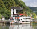 Fahrgastschiff im Oberwasser der Saarschleuse Mettlach