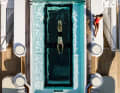 An Bord der 101 Meter langen „Symphony“ ziehen die Schwimmer ihre Bahnen im Gegenstrom eines Sechs-Meter- Glasboden-Pools.