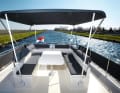 Test Pedro 43`: The large double bimini covers the entire upper deck.