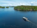 Surrounded by nature: south of the city of Savonlinna, our charter yacht stops for a passage between two of the almost 14,000 islands in Saimaa