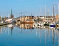 Der Lystbådehavn von Aarhus weist wie ein Pfeil ins Stadtzentrum