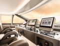 Von hier aus wird die Motoryacht gesteuert