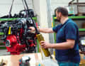 Raus aus der Versand­kiste, rein ins Boot: Volvo Pentas V-6 -240 DPS