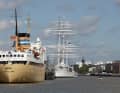 Turku: Aurajoki with museum ship "Suomen Joutsen"
