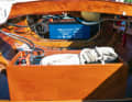 Wolters has found a suitable place for batteries and regulator under the storage compartment cover in the stern. Despite this, the boat sits perfectly in the waterline