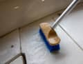 ... und einem Schrubber ....