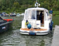 With the yacht controller, the skipper can manoeuvre his boat to the jetty from the bow or even from the bathing platform with centimetre precision