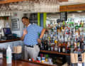 Der Barkeeper der Abaco Inn kennt alle Drinks