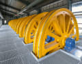 Der Trog des neuen Schiffshebewerks hängt an 224 Seilen, die über 112 doppelrillige Seilscheiben laufen