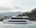 The large hull windows are clearly recognisable from the side.