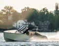 At top speed, 27 knots were recorded on the log in our test