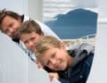 Fjord-Transport: Peder Eidsgaard verbringt die Sommer im Ferienhaus an Norwegens Südküste mit den Söhnen Sebastian, Nicolai und seiner Frau Ewa.