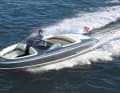 Edel von der Spitze bis zum Heck: die neue Chris-Craft Carina 21.