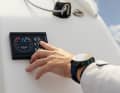 Das Garmin GMI 40 besitzt keine Tasten und wird ausschließlich über das Touchdisplay bedient.