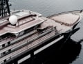 „REV Ocean“ wurde in Rumänien auf Kiel gelegt, in Norwegen ausgerüstet und wird derzeit in den Niederlanden fertiggestellt.