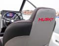 Swivelling and adjustable on sliding rails: the standard offshore seats offer lateral support for sporty driving.