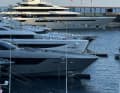 Superyachten im Port Hercule in Monaco. Das Fürstentum ist ganzjährig ein Superyachtmagnet.