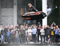 Atemberaubendes Trickfeuerwerk auf dem Messe-See: Niels Willems, mehrfacher Jetski-Pro-Freestyle-Europameister