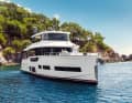 Nice and shallow: With a draught of around 1.70 metres, the 6.50 metre wide Sirena 78 also reaches shallow anchorages