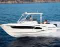 Jeanneau Cap Camerat 9.0 WA (F): 8.60 m long, 2.98 m wide, displacement 2487 kg (not measured). 1-2 outboard engines up to 500 hp: € 86,275 (without centre)