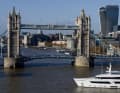 Die 55-Metrer-Lürssen SHENOA machte ebenfalls in London fest. Eine Drohnenaufnahme vor der Tower Bridge musste mit ins Fotoalbum.