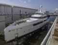 Das Londoner Büro Vitruvius Yacht Design unter Leitung von Philippe Briand und Veerle Battiau zeichnet für Rumpfkonstruktion und Außengestaltung verantwortlich.