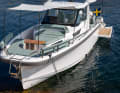 Rundum: Das 3,20 Meter breite Modell ist als Walkaround-Boot mit Sitzgelegenheiten im Bugbereich konzipiert.
