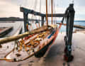 Der Travellift hievt maximal  800 Tonnen, hier  die 42 Meter lange „Mariette of 1915“
