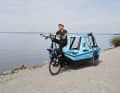 Auf der Straße ist es als E-Bike zugelassen. Ein 250 Watt Elektromotor unterstützt die Pedale bis zu einer Geschwindigkeit von 25 Km/h.
