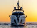 De Simoni highlights the bow of the “BEL1” as a striking design feature, with converging lines and a stainless-steel mast.