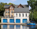 Berlin is a water city. This is also evident in the buildings of countless clubs and sports associations along the banks, here the Berlin rowing club Ägir on the Müggelspree in Köpenick.