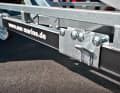 Lashing eyes: These are accessories and are easily screwed onto the trailer frame. Advantage: They can be optimally positioned in relation to the boat's lashing points