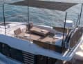 Die neue Flybridge bietet Platz für Crew und Ausrüstung