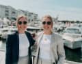 Die Magdeboot-Zwillinge: Mit Charme, übersprühender Begeisterung und Top-Service geben Projektleiterin Johanna Buhrke und Schwester Theresa der Boots- und Wassersportmesse in Magdeburg eine besondere Note. Das Foto stammt von der Boot & Fun inwater in Werder (Havel)