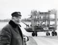 Der Schiffskran „Big Willi“ im Jahr 1980. Neben Motorbooten und -yachten hebt er auch...