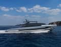 Fulvio de Simoni lieferte sowohl Außenlinien als auch das Interieur der Yacht.