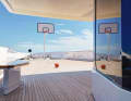 Spielplatz Vorschiff: Der Basketball liegt vor der Eignersuite auf dem Oberdeck und wartet auf die ganze Familie.