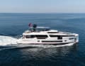 Kerniger Look: Mit der 100 Tonnen verdrängenden Sirena 88 laminierte Sirena Marine ein effizientes Frers-Design mit viel Interiorvolumen und kräftigem MAN-Antriebssystem.