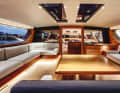 Additional space: when the side windows are raised, the cockpit looks like an extension of the saloon.