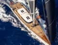 Gliding: The hull of "Canova" starts to glide early.