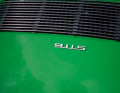 Drei Ziffern und ein Buchstabe genügten, um Porsches Spitzenmodell einst zu kennzeichnen. Schlicht und
klar waren auch Form und Auftritt. Die Fuchsfelgen gaben ihm eine sportlichsachliche Note.