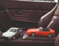 Die beiden Norev-Modelle des Porsche 944 in 1:18 zeigen perfekt getroffene Proportionen und innere
Werte in Form von Finessen im Motorraum, Interieur und Fahrwerk.