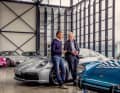 Diskussion: Chefdesigner Michael Mauer im Gespräch mit dem Verleger und Initiator des Magazins PORSCHE KLASSIK, Konrad Delius. Beide Männer beschäftigen sich nicht nur beruflich mit dem Thema Porsche – den Designer und den Medien-Mann verbindet auch das Fahren des 911.