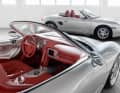 Die Studie als Vorbild: Das Boxster-Serienmodell (hinten) teilt sich die konstruktive Basis mit dem 911 (996). Deshalb wurde er im Vergleich zur Studie deutlich größer. Das Interieur der Studie von Stefan Stark wird 1993 weltweit gefeiert.