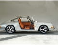 Der 912 von 1968 wurde mit sieben Schichten Zweikomponentenfarbe überzogen und der Ton von Hand gemischt. Gavin Rooke beschreibt die Farbe als eine flachere Version von Porsche Geysirgrau.