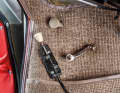 Mit einer Kurbel wird die Antenne heraus- und hereingefahren...